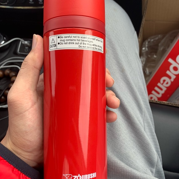 Supreme Zojirushi stainless steel mug - Picture 3 of 6